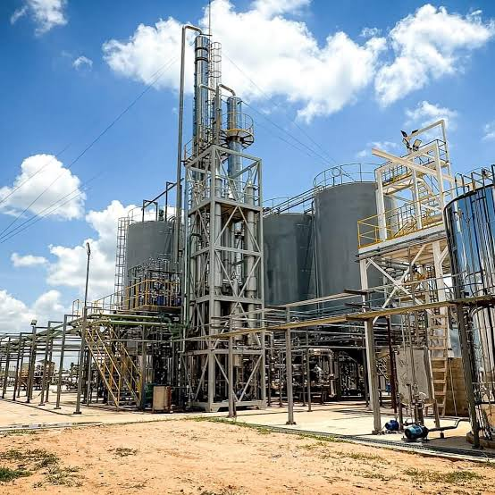 Arenado y pintado de tuberías, Soportes, Estructuras y Tanques – Planta Minidest Fase 2 – Alcohosol S.R.L., Puerto Pailas